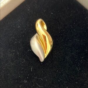 18K Hollow Gold Two Tone Twist Teardrop shaped pendant stamped: MIDAS 18k